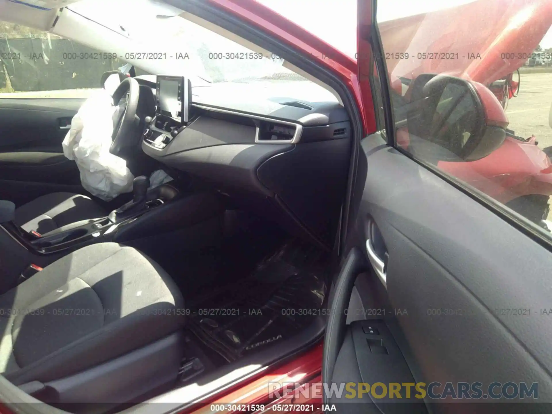 5 Photograph of a damaged car JTDEPRAE9LJ104209 TOYOTA COROLLA 2020