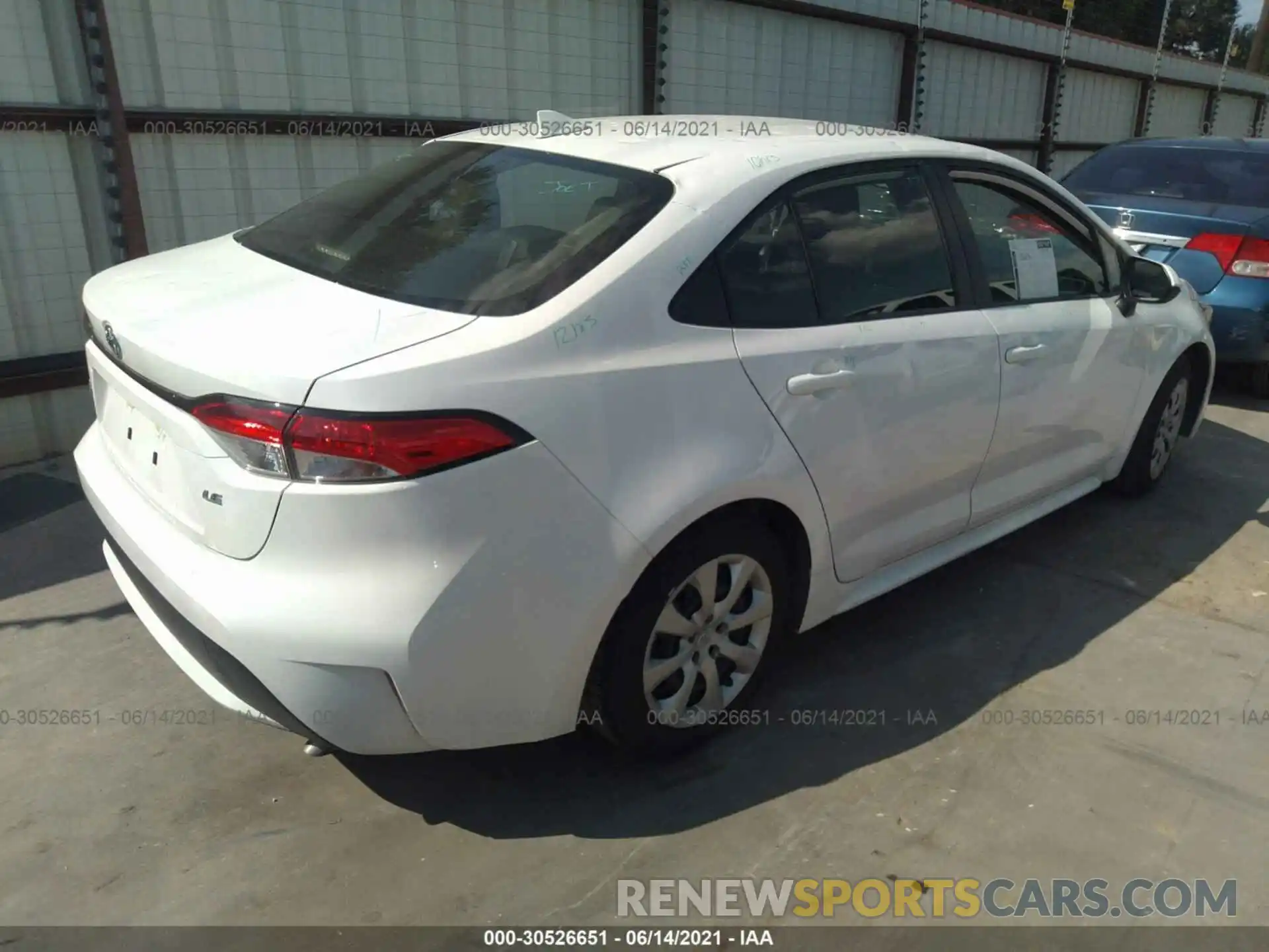 4 Photograph of a damaged car JTDEPRAE9LJ104338 TOYOTA COROLLA 2020