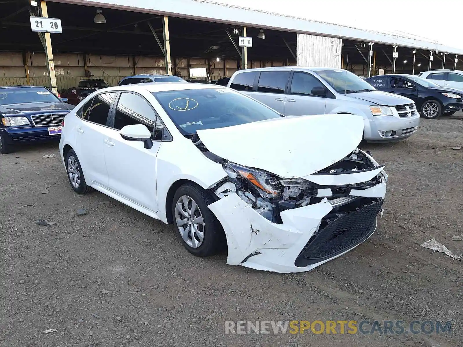 1 Photograph of a damaged car JTDEPRAE9LJ105652 TOYOTA COROLLA 2020