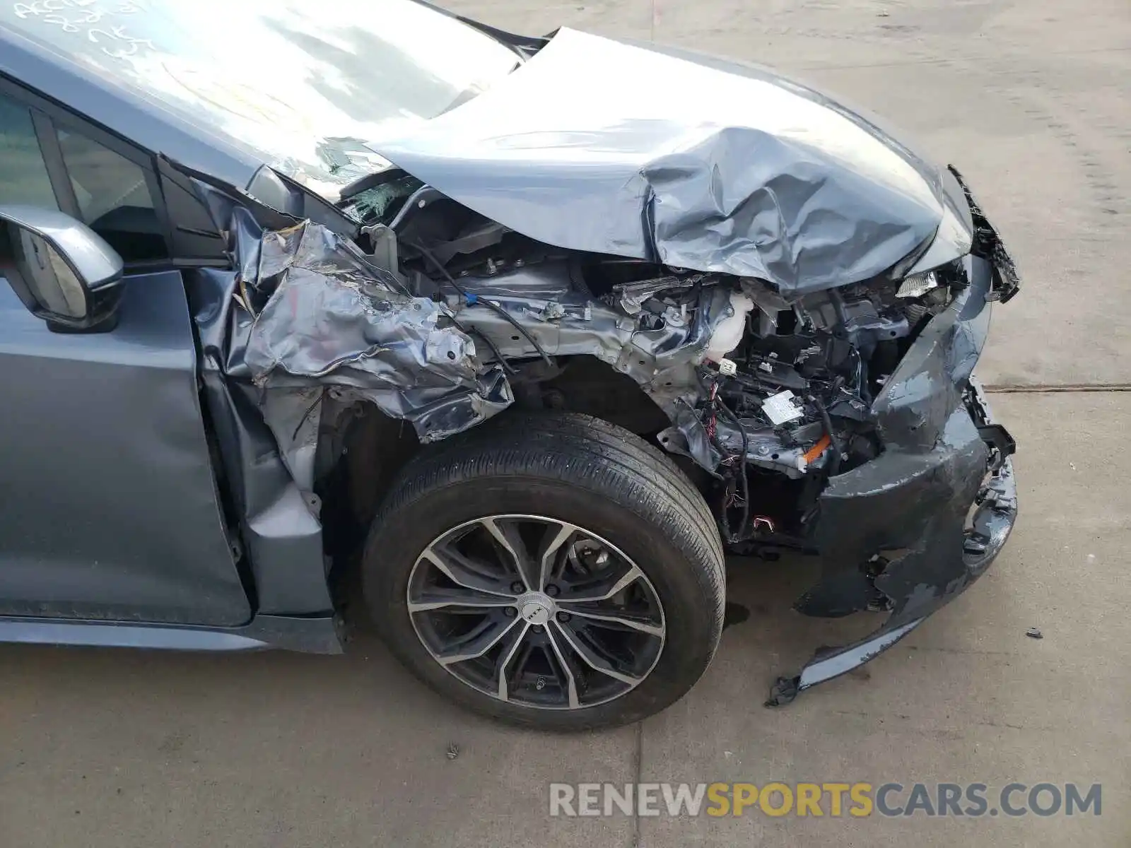 9 Photograph of a damaged car JTDEPRAE9LJ111502 TOYOTA COROLLA 2020