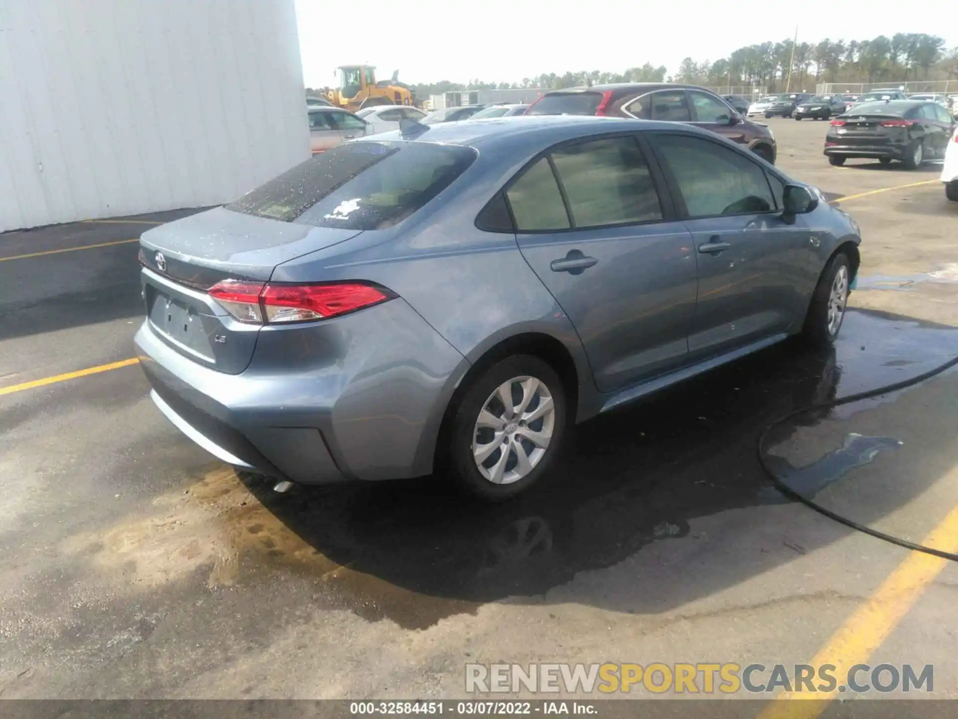 4 Photograph of a damaged car JTDEPRAE9LJ112195 TOYOTA COROLLA 2020