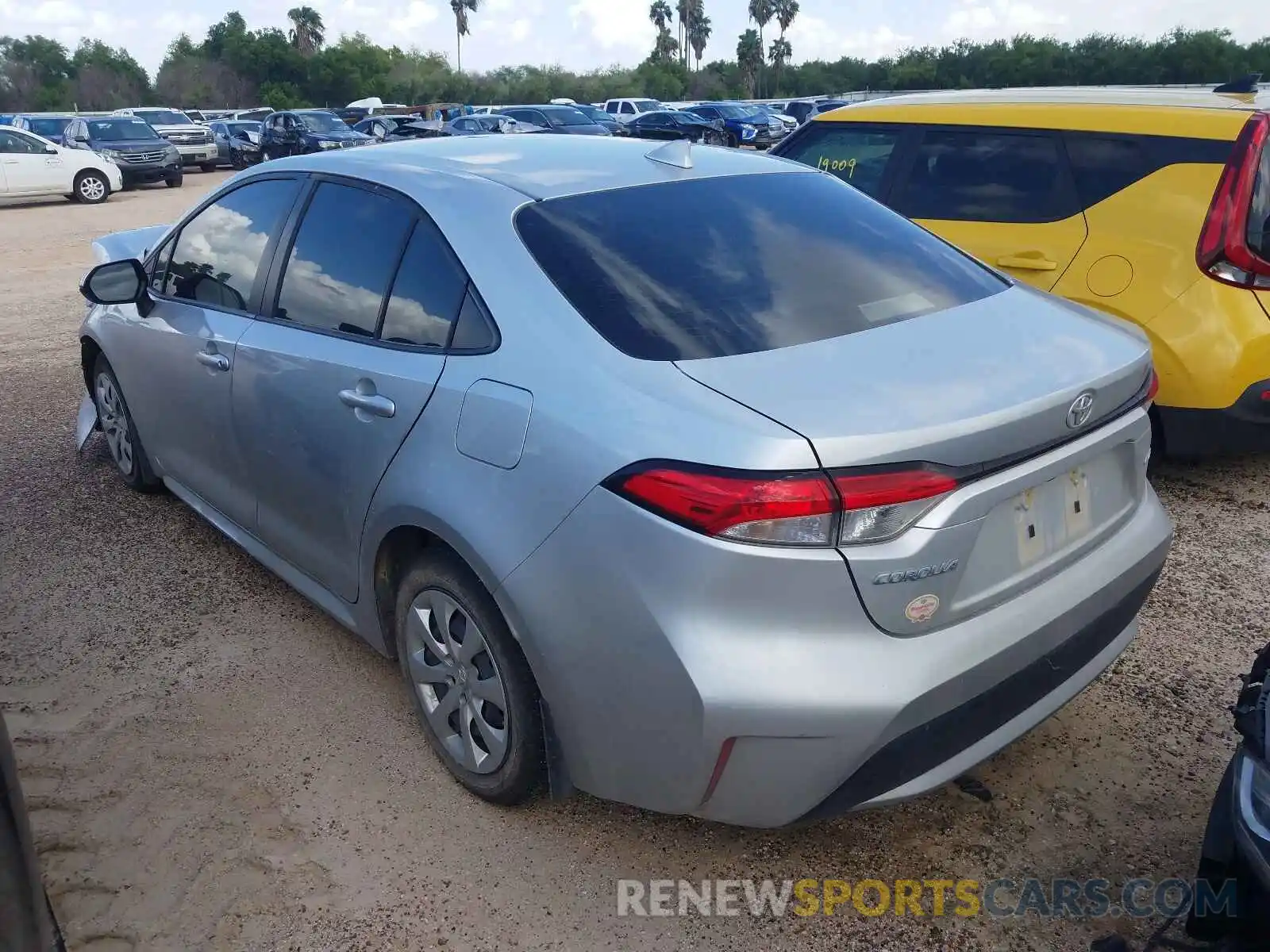 3 Photograph of a damaged car JTDEPRAE9LJ114464 TOYOTA COROLLA 2020