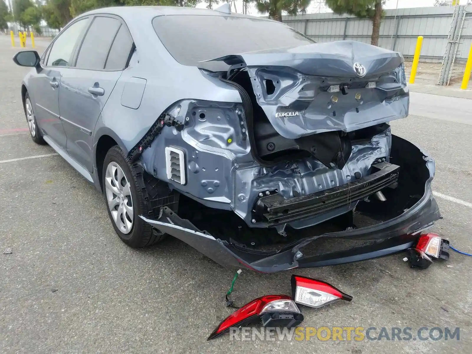 3 Фотография поврежденного автомобиля JTDEPRAEXLJ001462 TOYOTA COROLLA 2020