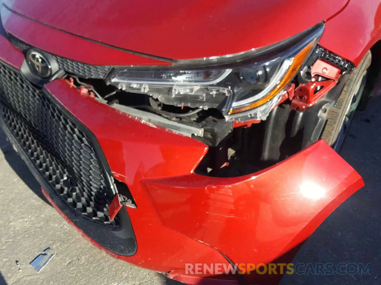 9 Photograph of a damaged car JTDEPRAEXLJ007813 TOYOTA COROLLA 2020