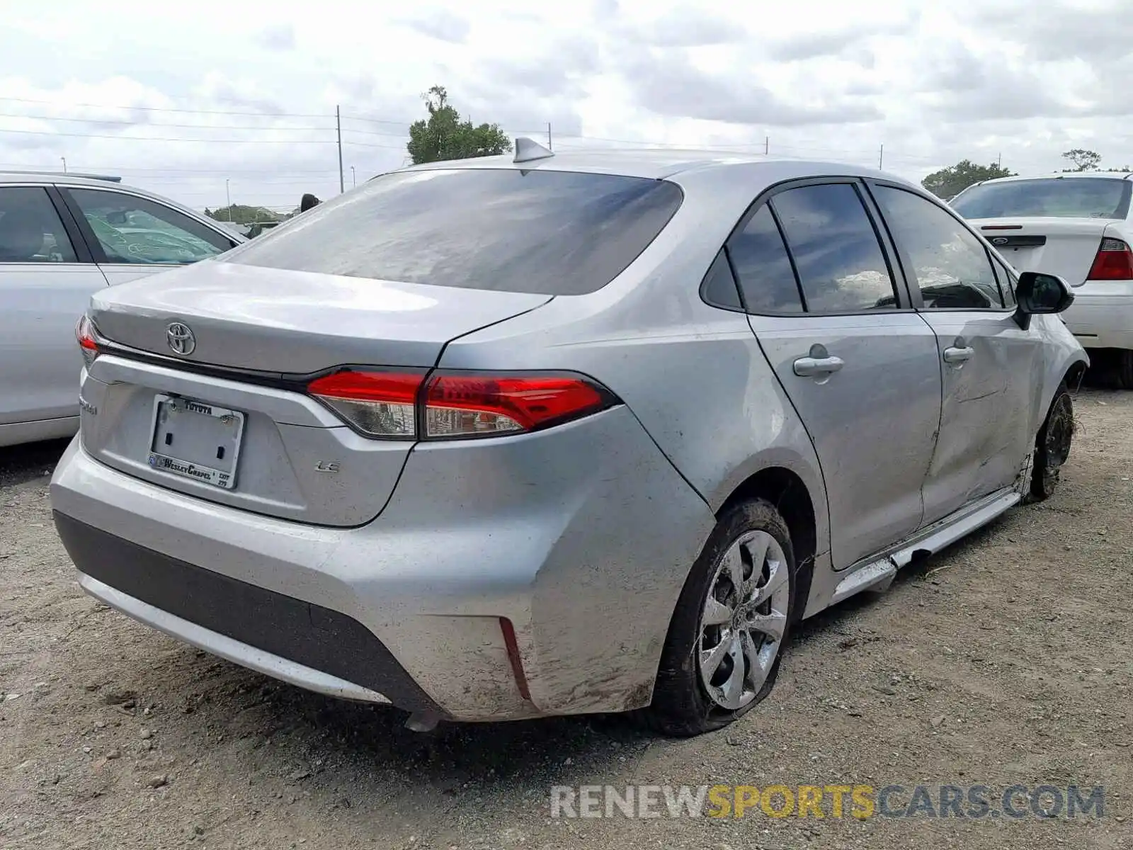 4 Photograph of a damaged car JTDEPRAEXLJ008024 TOYOTA COROLLA 2020