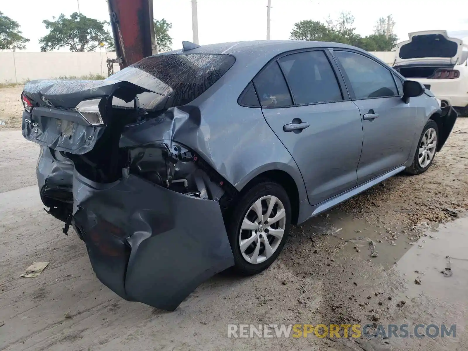 4 Photograph of a damaged car JTDEPRAEXLJ013157 TOYOTA COROLLA 2020