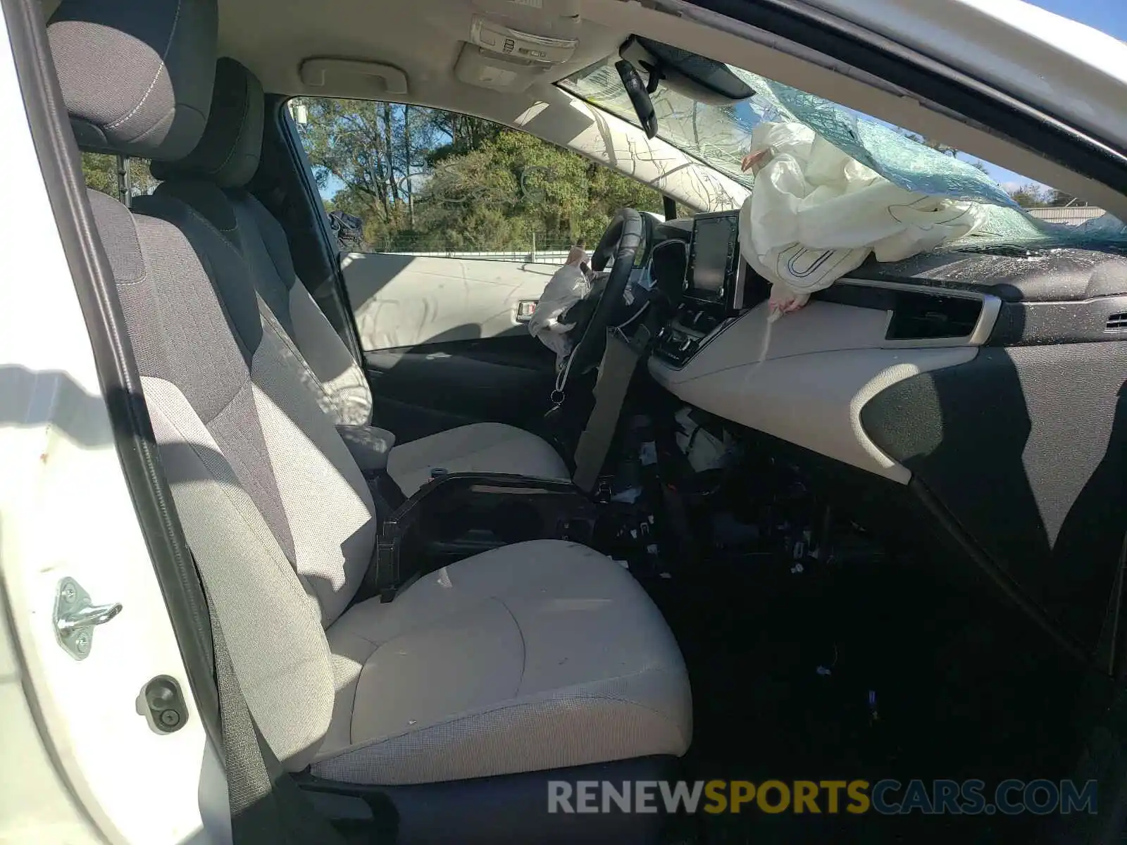 5 Photograph of a damaged car JTDEPRAEXLJ013188 TOYOTA COROLLA 2020