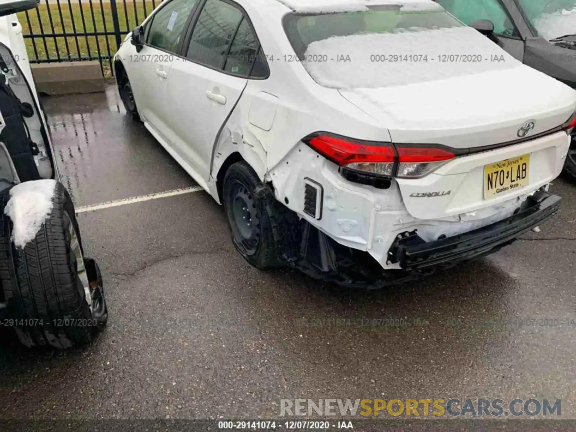 14 Photograph of a damaged car JTDEPRAEXLJ017760 TOYOTA COROLLA 2020