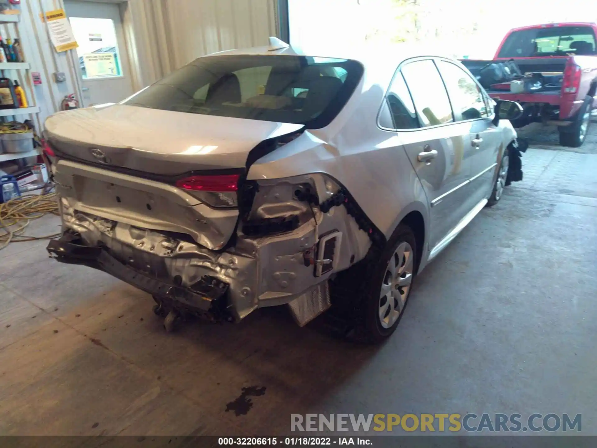 4 Photograph of a damaged car JTDEPRAEXLJ020299 TOYOTA COROLLA 2020