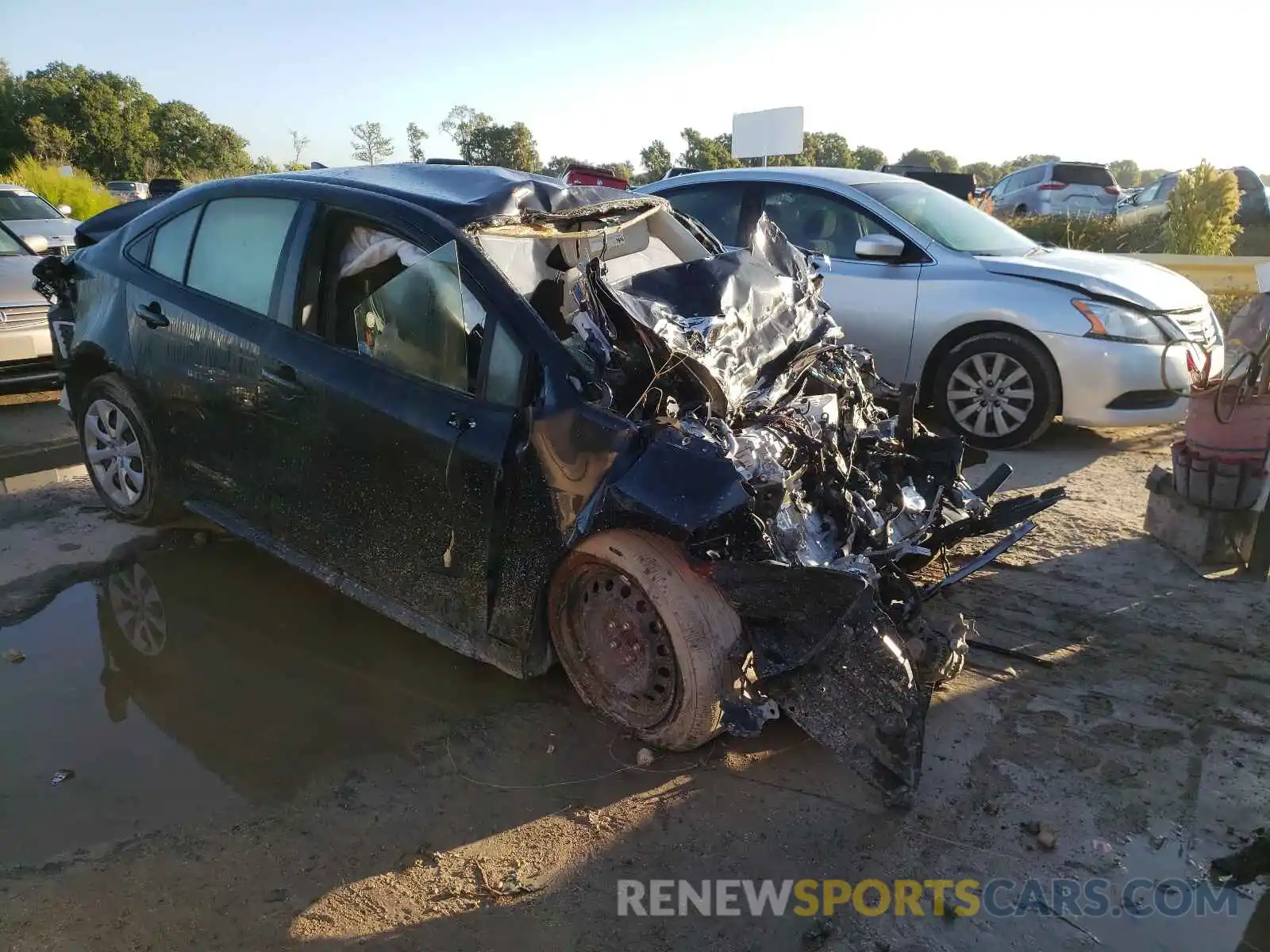 1 Photograph of a damaged car JTDEPRAEXLJ020948 TOYOTA COROLLA 2020