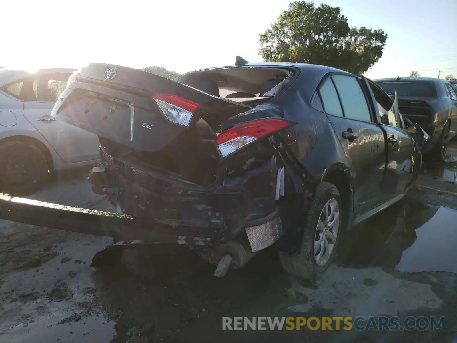 4 Photograph of a damaged car JTDEPRAEXLJ020948 TOYOTA COROLLA 2020