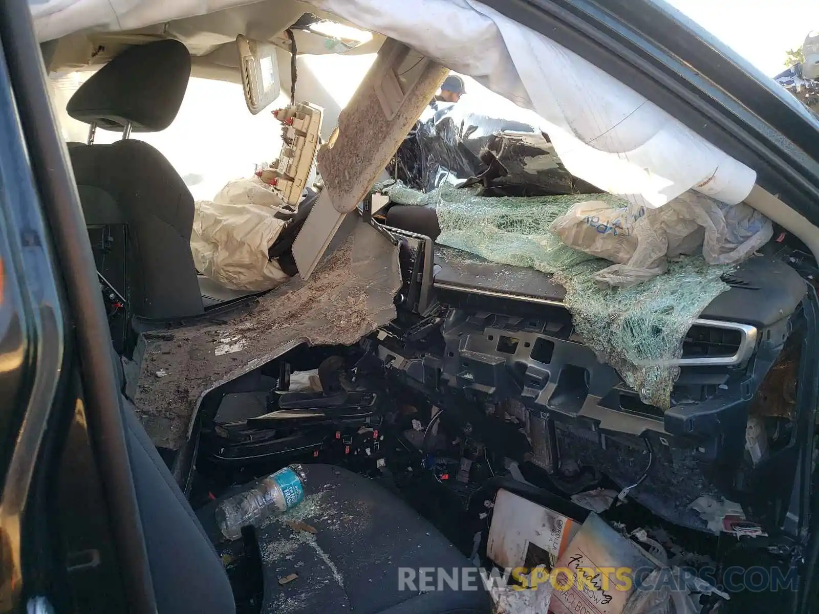 5 Photograph of a damaged car JTDEPRAEXLJ020948 TOYOTA COROLLA 2020