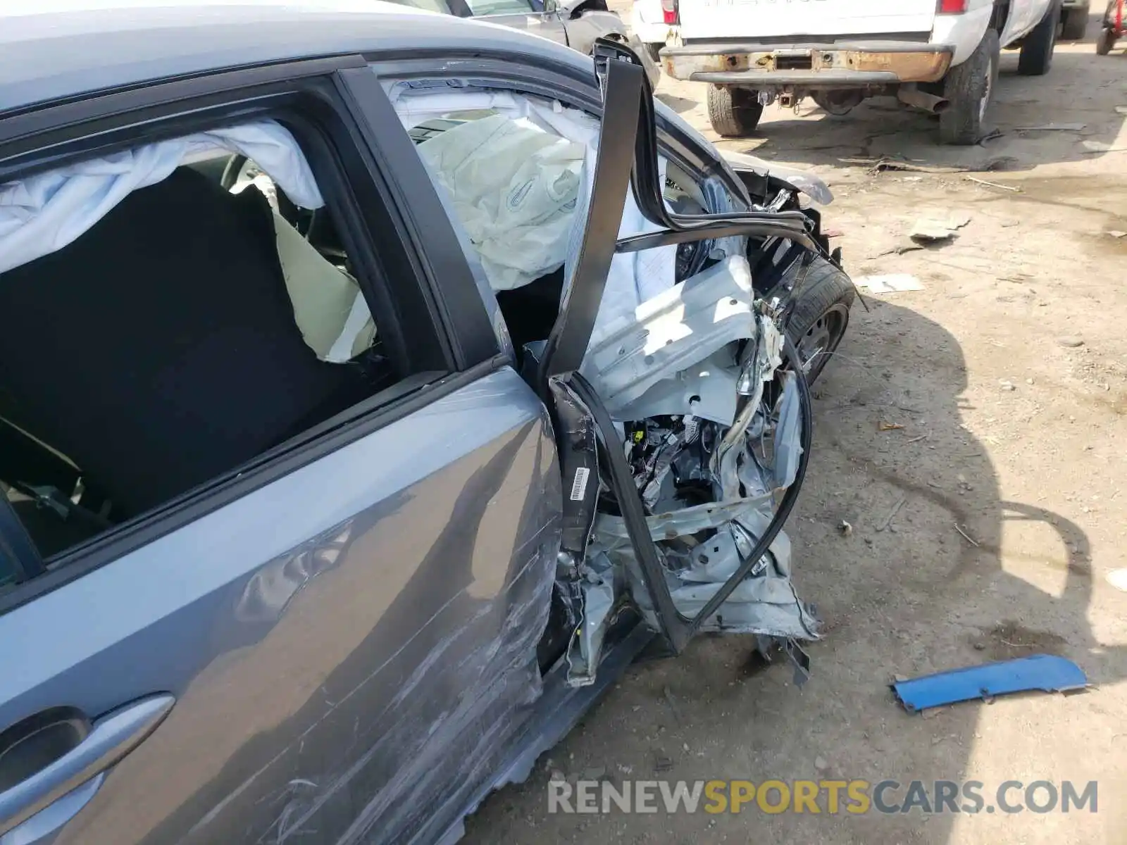 9 Photograph of a damaged car JTDEPRAEXLJ021405 TOYOTA COROLLA 2020