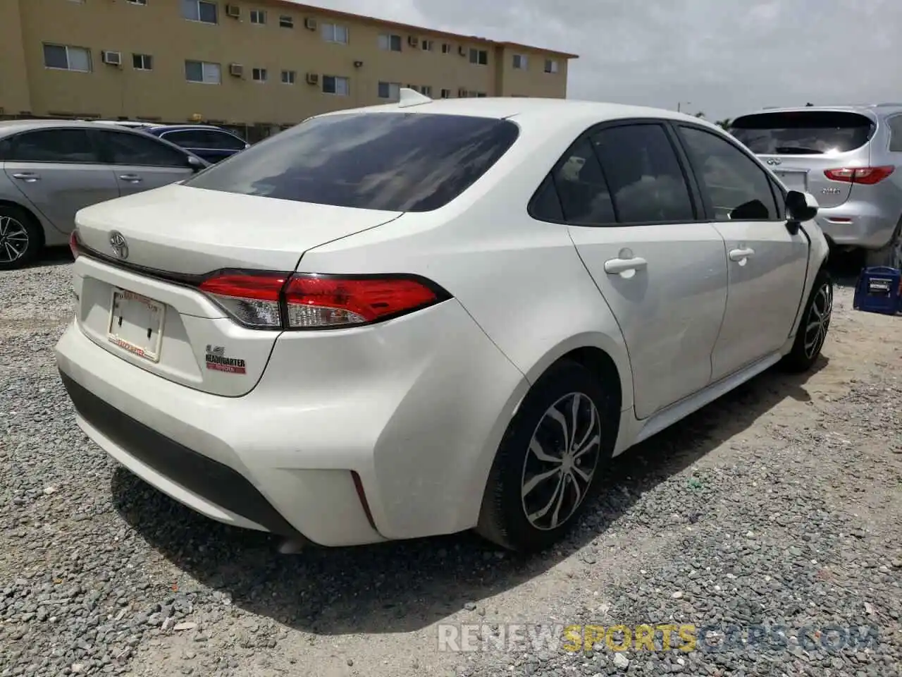 4 Photograph of a damaged car JTDEPRAEXLJ021467 TOYOTA COROLLA 2020