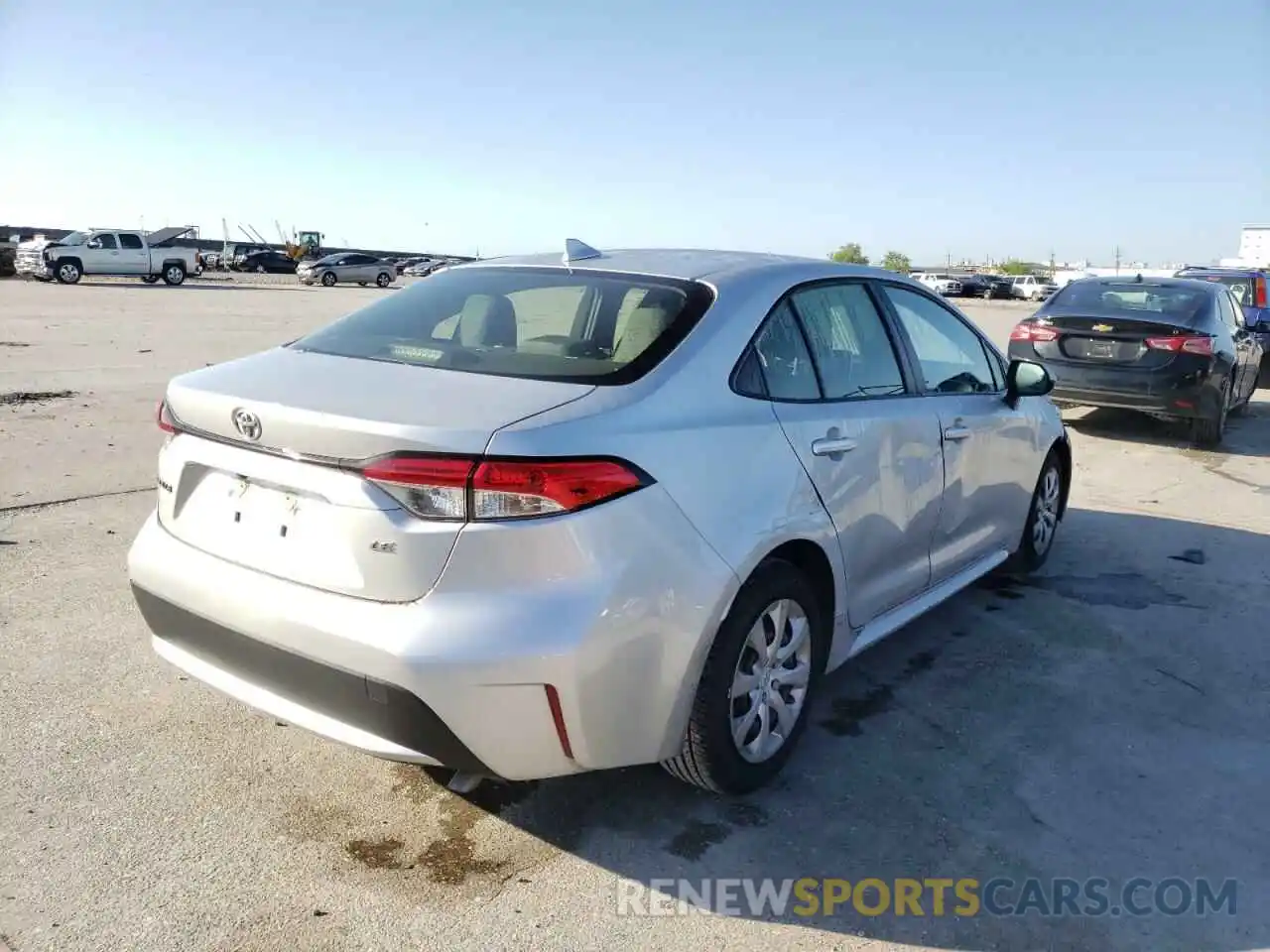 4 Photograph of a damaged car JTDEPRAEXLJ021534 TOYOTA COROLLA 2020