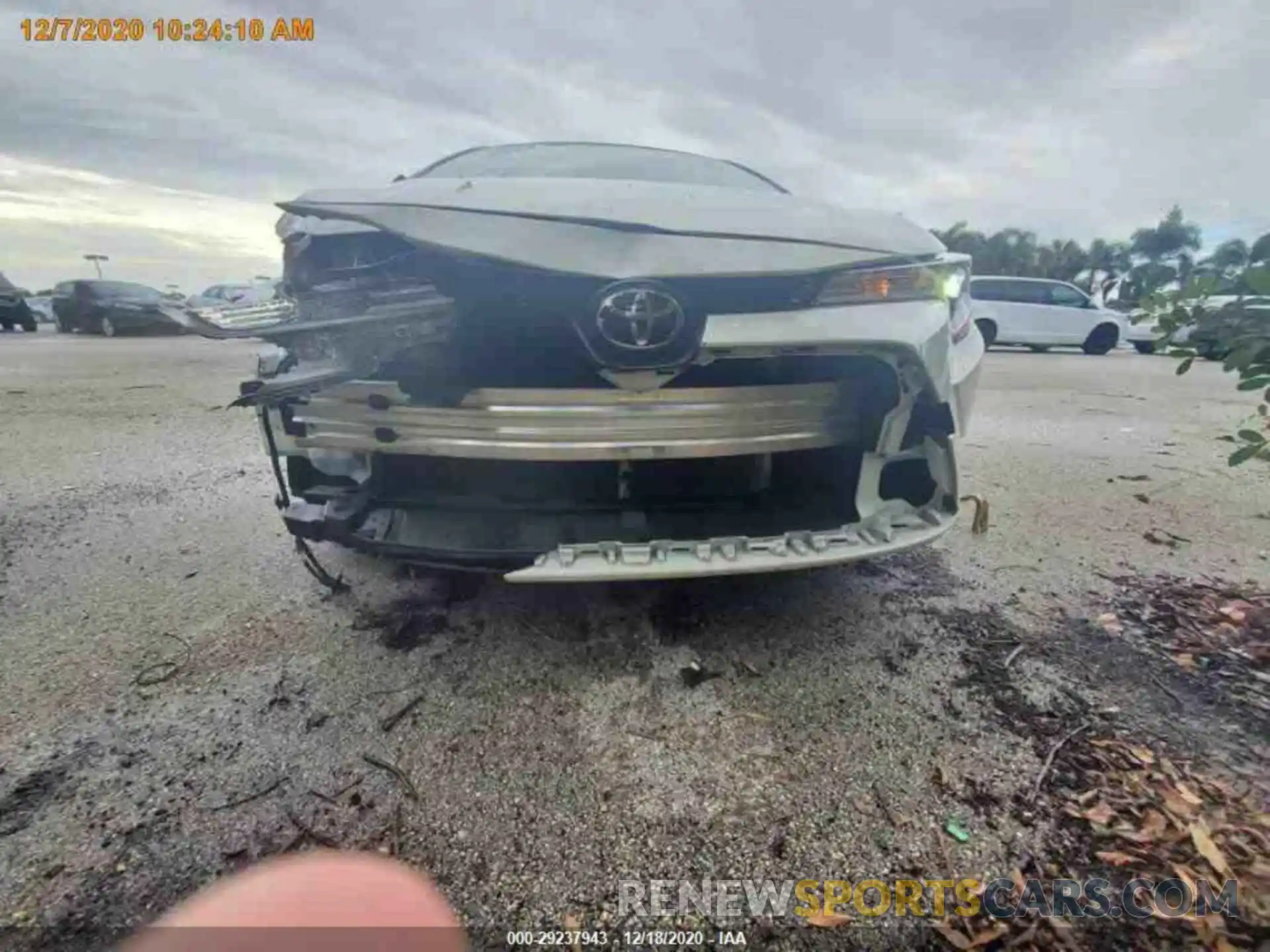 16 Photograph of a damaged car JTDEPRAEXLJ023039 TOYOTA COROLLA 2020