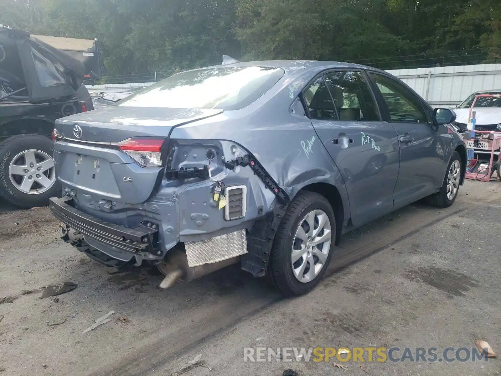 4 Photograph of a damaged car JTDEPRAEXLJ023770 TOYOTA COROLLA 2020