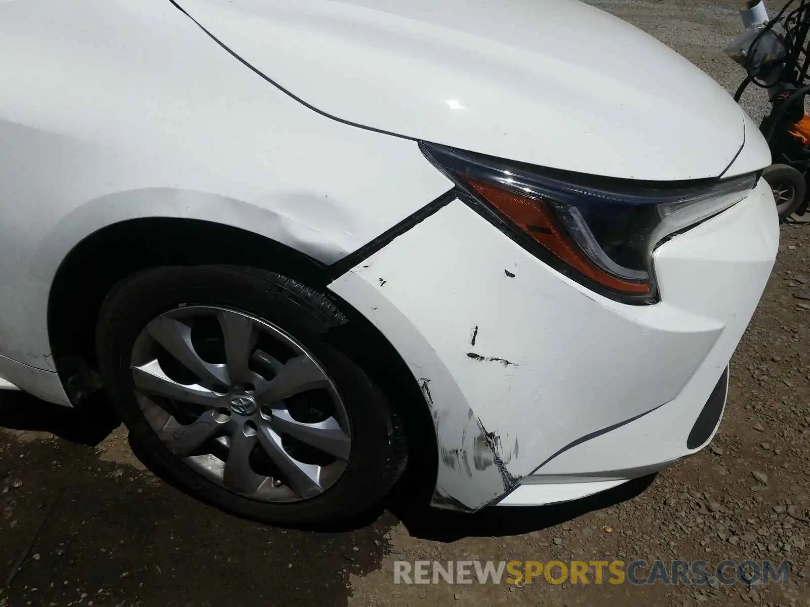 9 Photograph of a damaged car JTDEPRAEXLJ034784 TOYOTA COROLLA 2020