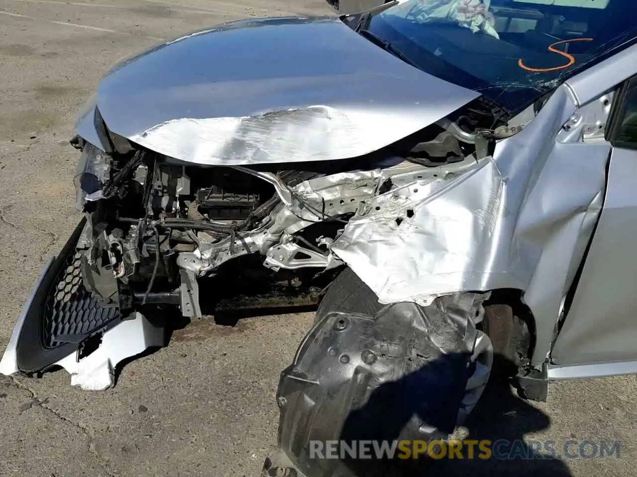 9 Photograph of a damaged car JTDEPRAEXLJ037331 TOYOTA COROLLA 2020