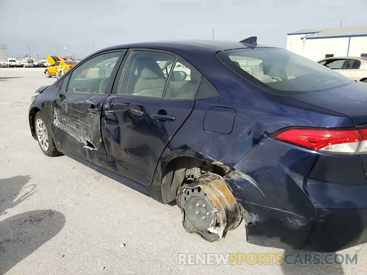 9 Photograph of a damaged car JTDEPRAEXLJ038835 TOYOTA COROLLA 2020