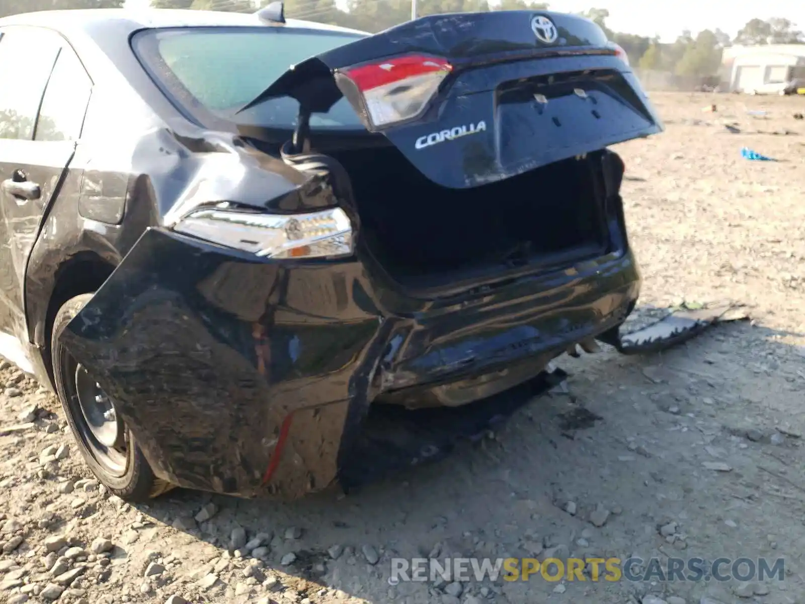 9 Photograph of a damaged car JTDEPRAEXLJ041430 TOYOTA COROLLA 2020