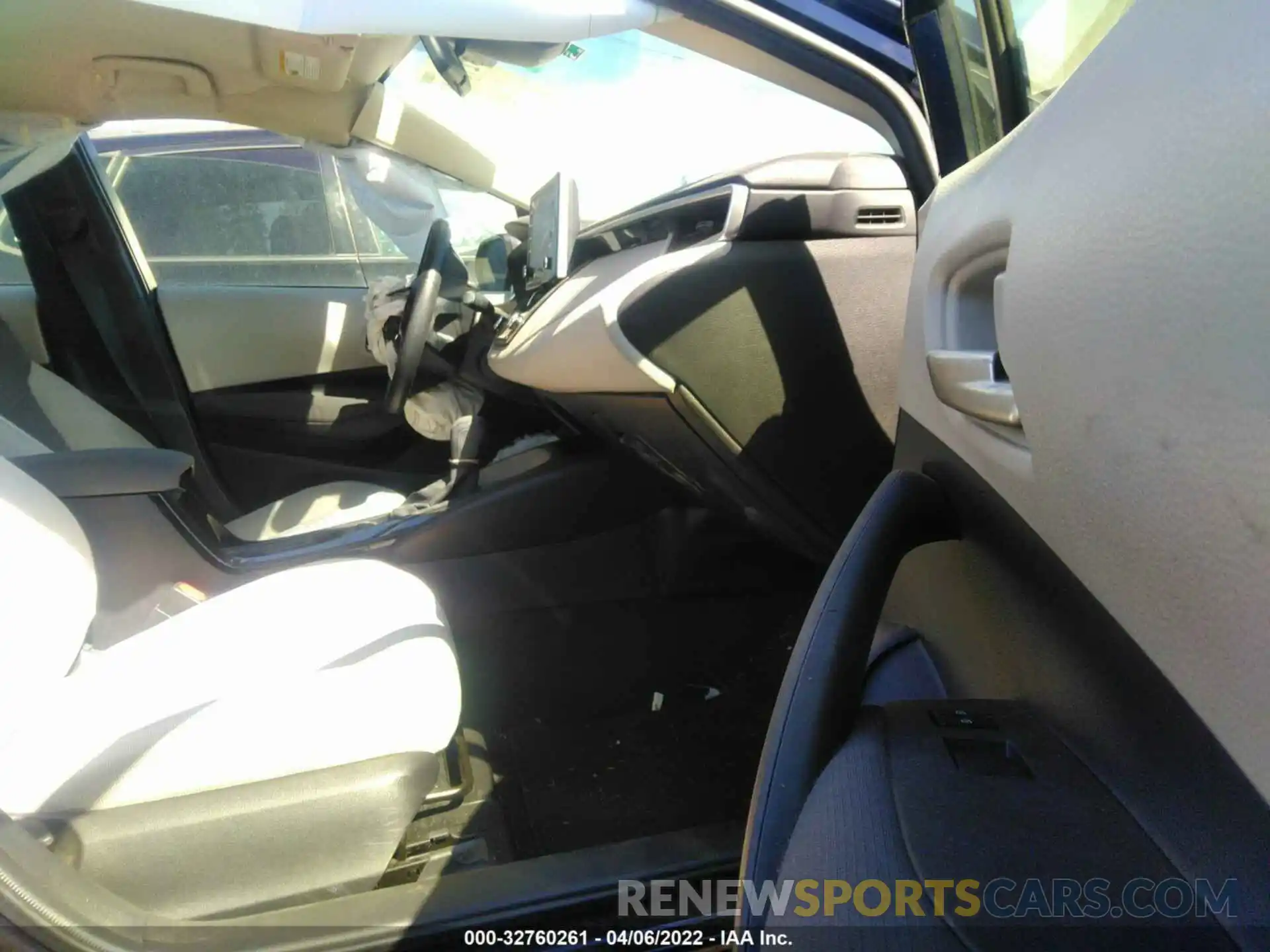 5 Photograph of a damaged car JTDEPRAEXLJ051827 TOYOTA COROLLA 2020