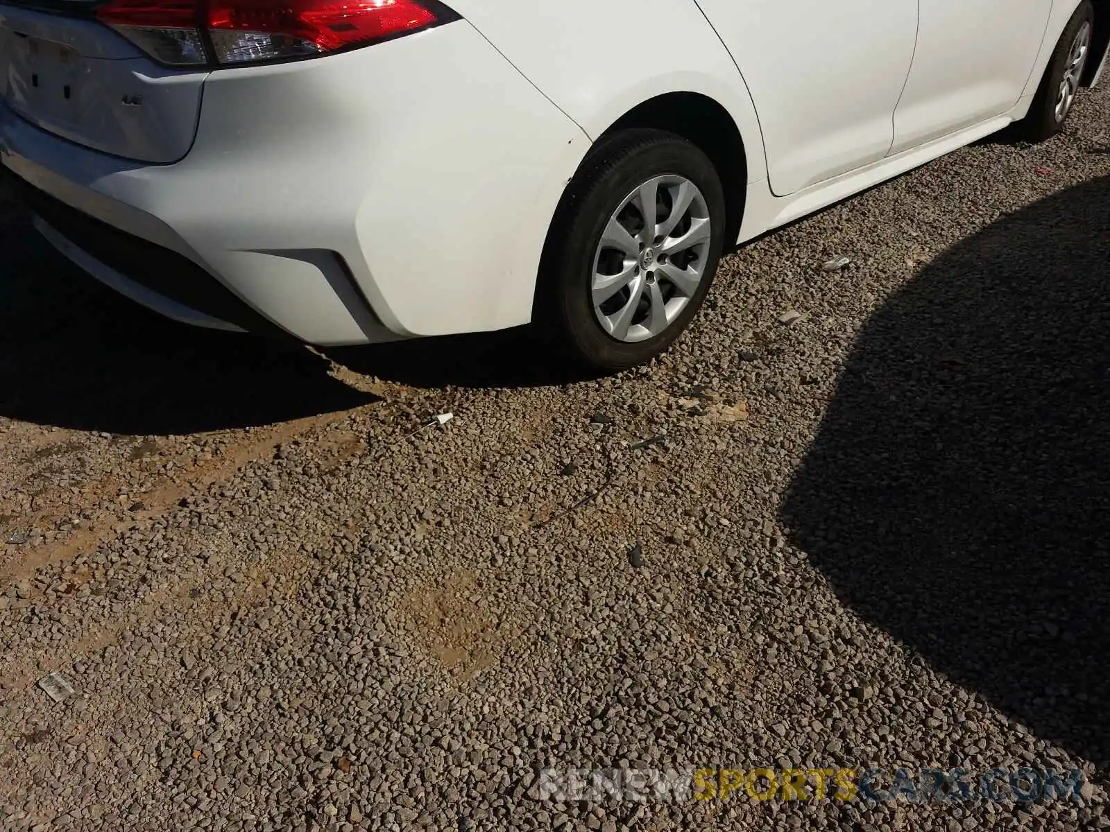 4 Photograph of a damaged car JTDEPRAEXLJ052718 TOYOTA COROLLA 2020