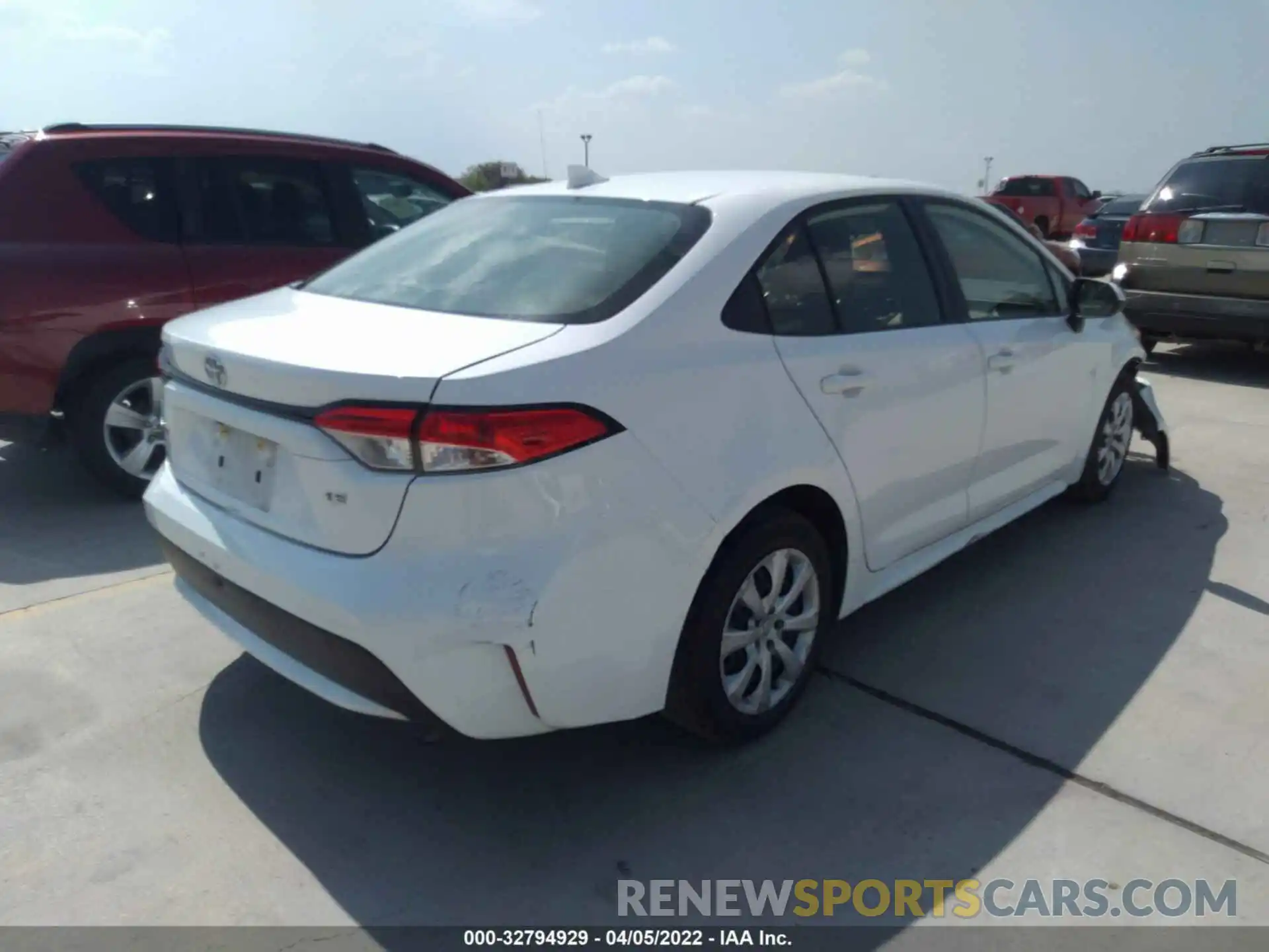 4 Photograph of a damaged car JTDEPRAEXLJ079613 TOYOTA COROLLA 2020