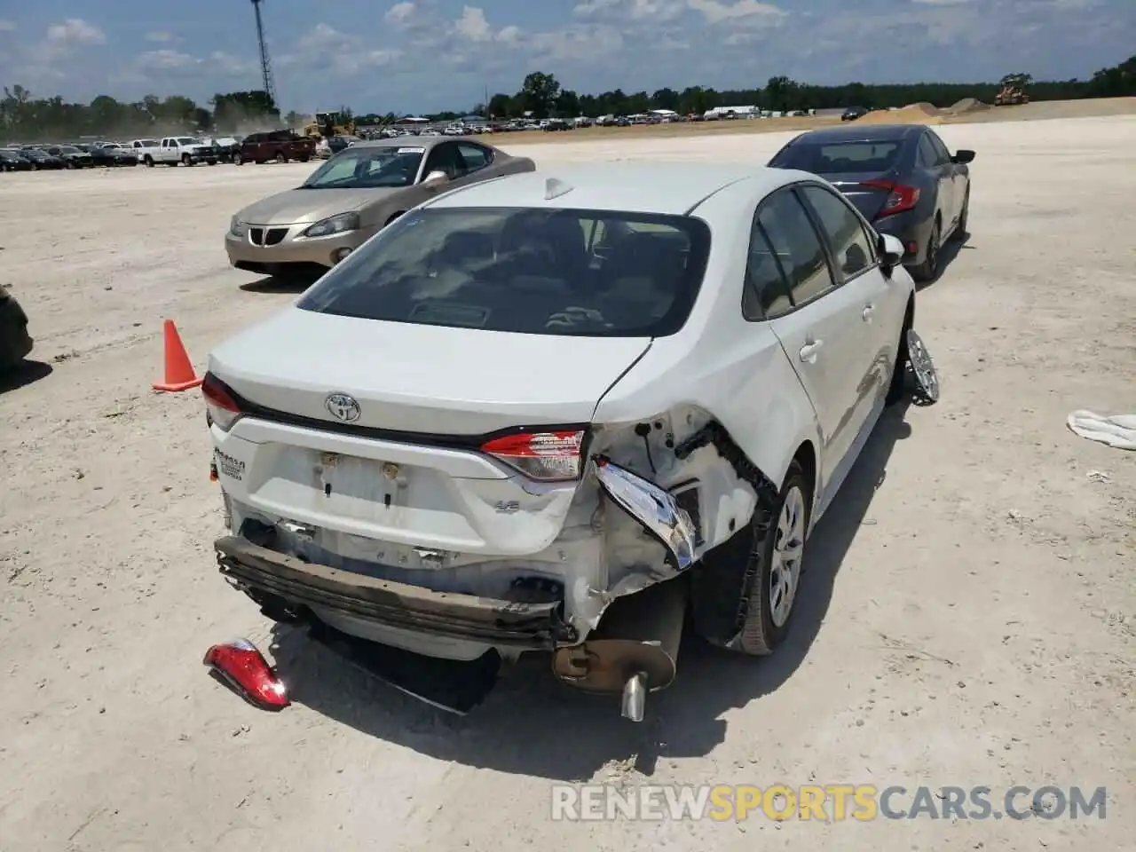 4 Photograph of a damaged car JTDEPRAEXLJ081314 TOYOTA COROLLA 2020