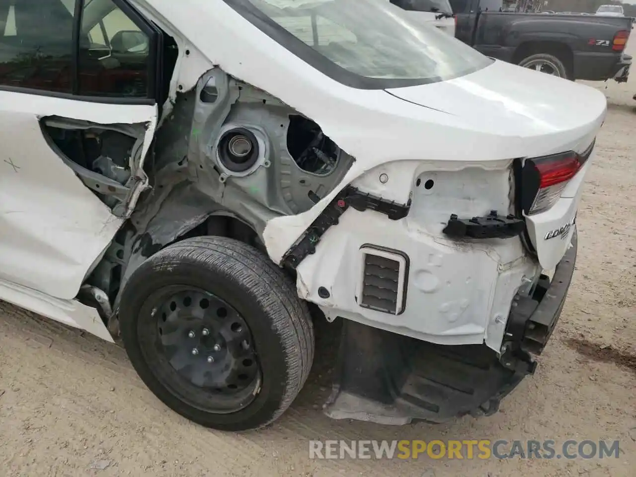 9 Photograph of a damaged car JTDEPRAEXLJ085895 TOYOTA COROLLA 2020