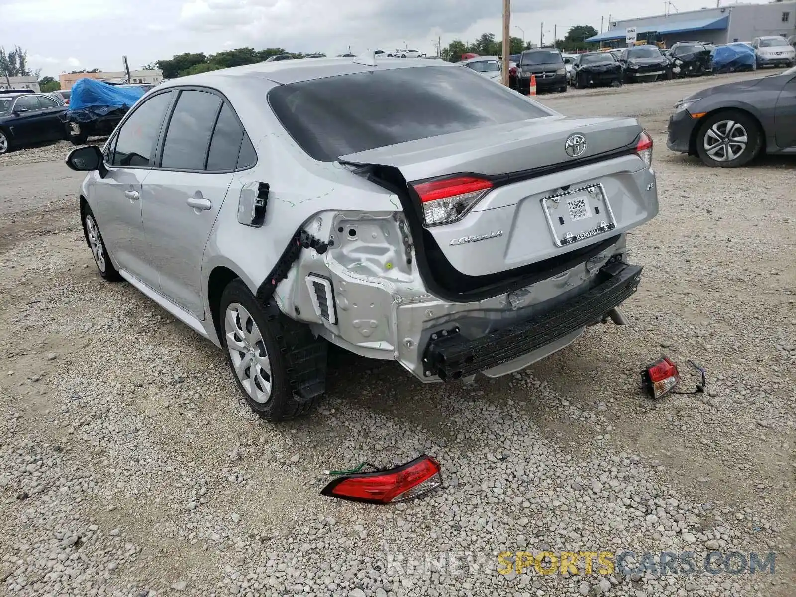 3 Photograph of a damaged car JTDEPRAEXLJ087131 TOYOTA COROLLA 2020