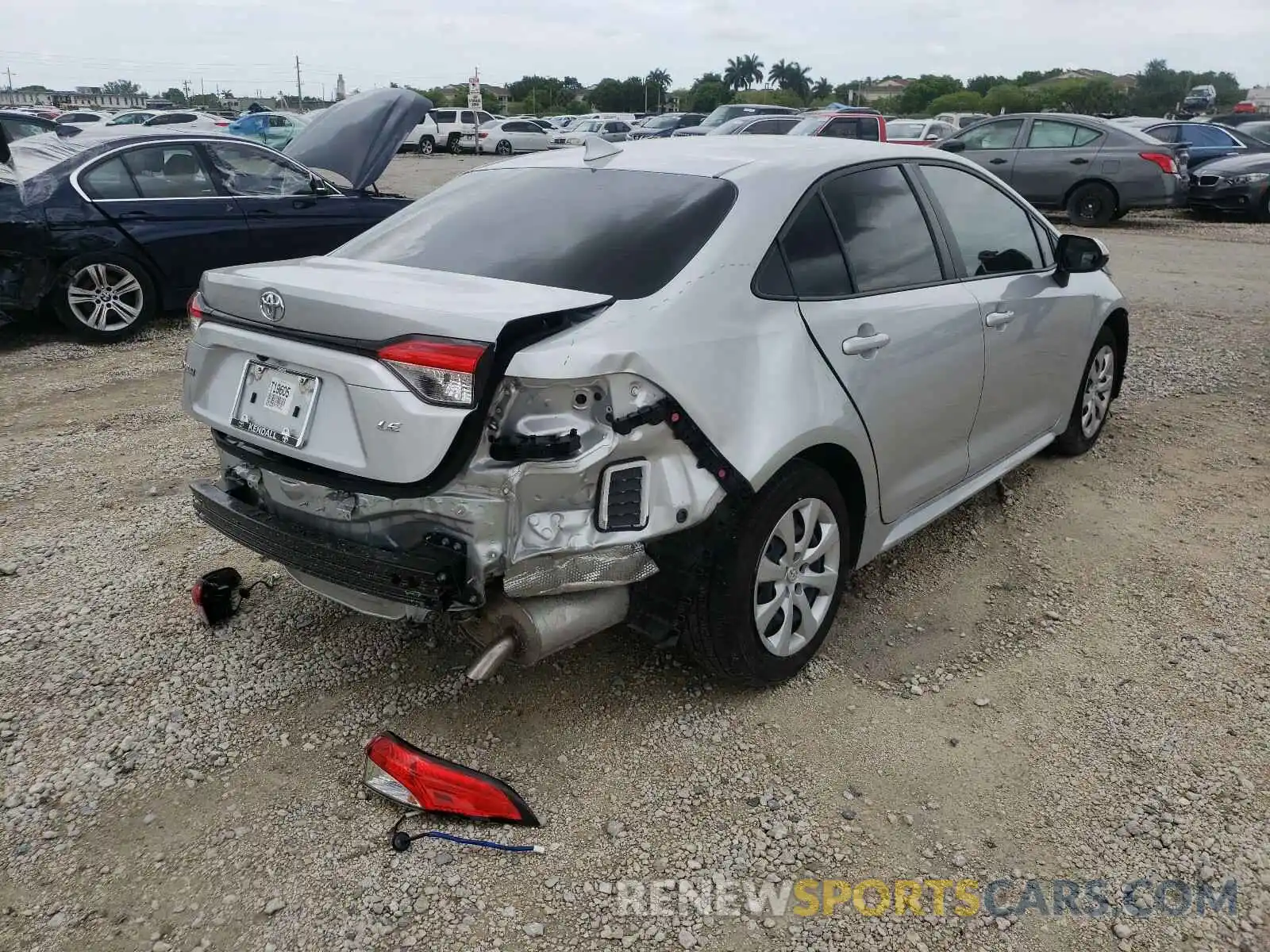 4 Photograph of a damaged car JTDEPRAEXLJ087131 TOYOTA COROLLA 2020