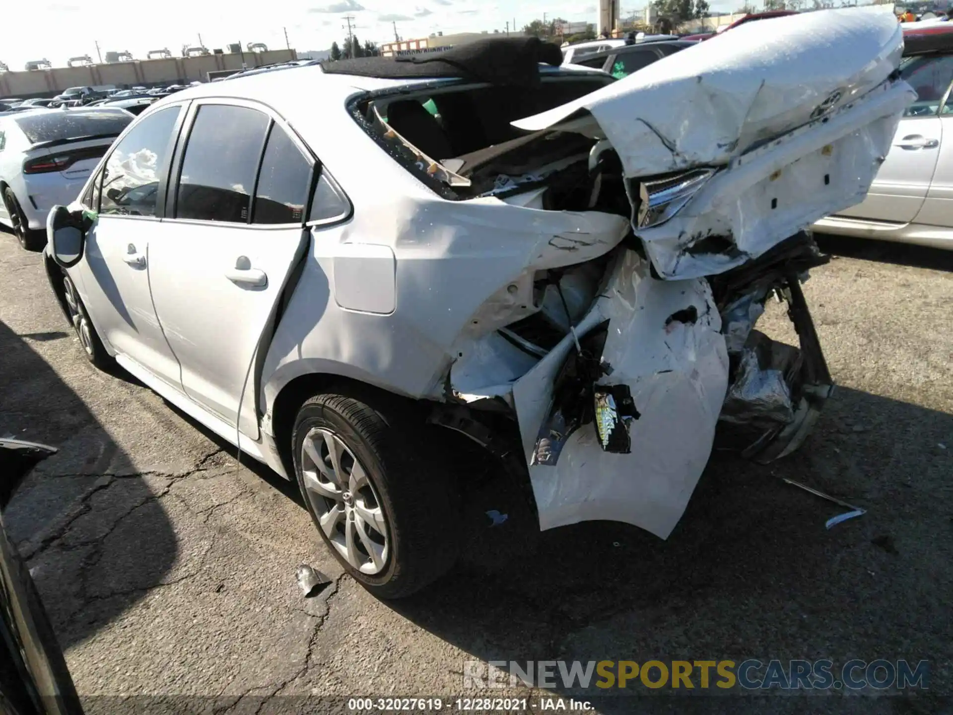 3 Photograph of a damaged car JTDEPRAEXLJ093107 TOYOTA COROLLA 2020