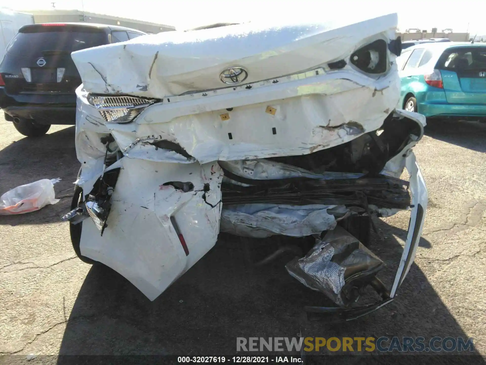 6 Photograph of a damaged car JTDEPRAEXLJ093107 TOYOTA COROLLA 2020