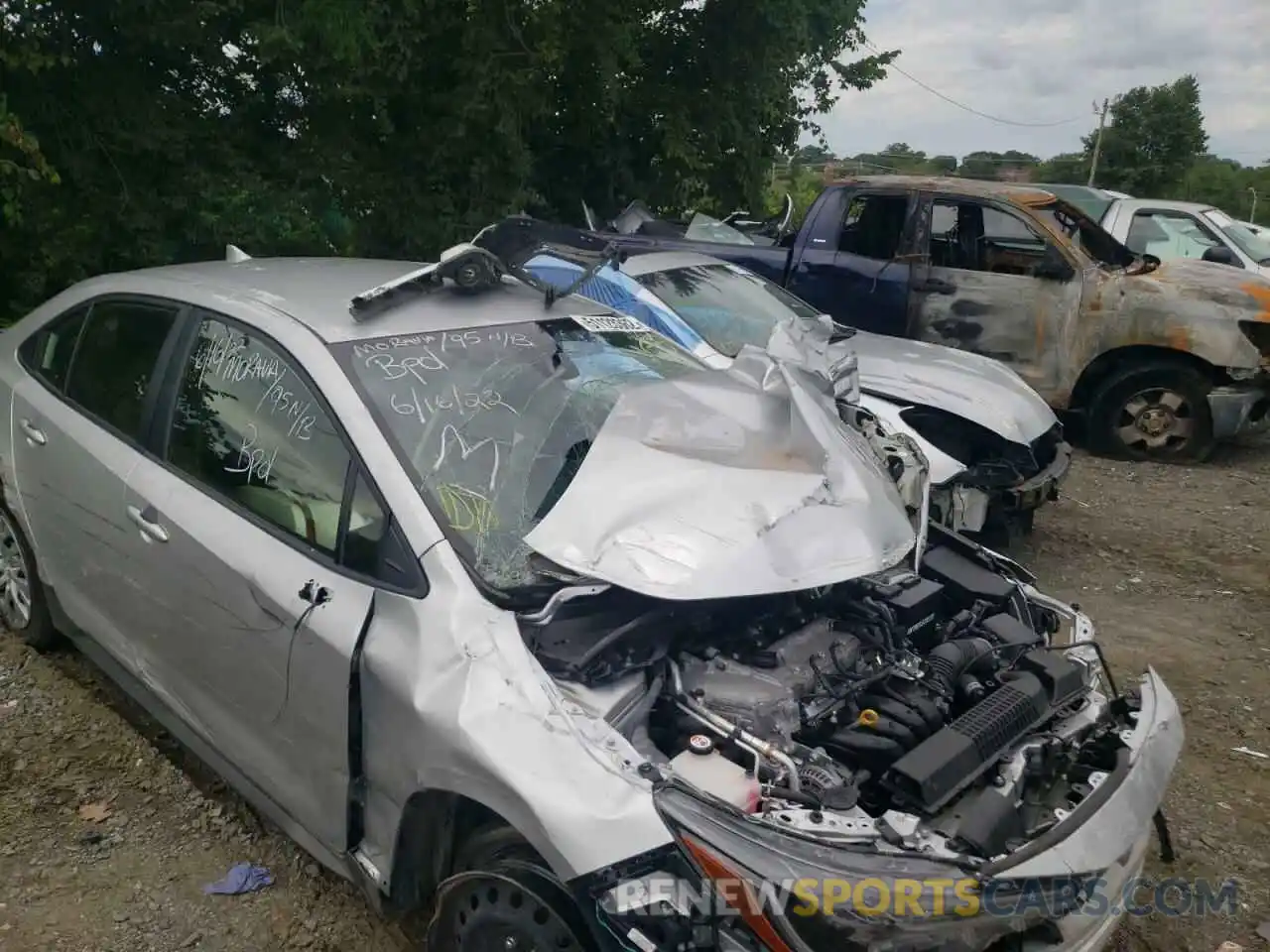 9 Photograph of a damaged car JTDEPRAEXLJ096069 TOYOTA COROLLA 2020