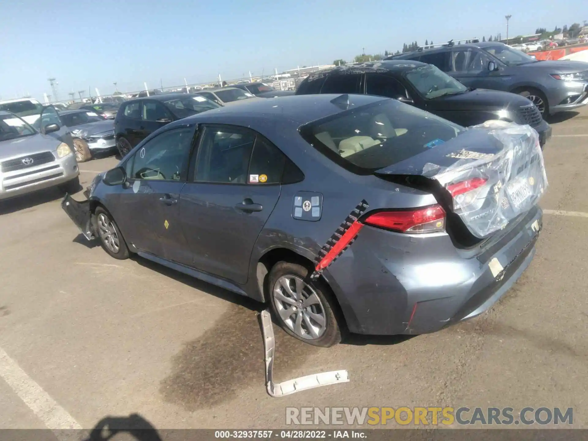 3 Photograph of a damaged car JTDEPRAEXLJ105384 TOYOTA COROLLA 2020