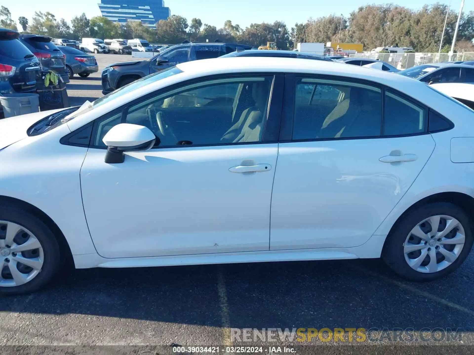 14 Photograph of a damaged car JTDEPRAEXLJ111234 TOYOTA COROLLA 2020