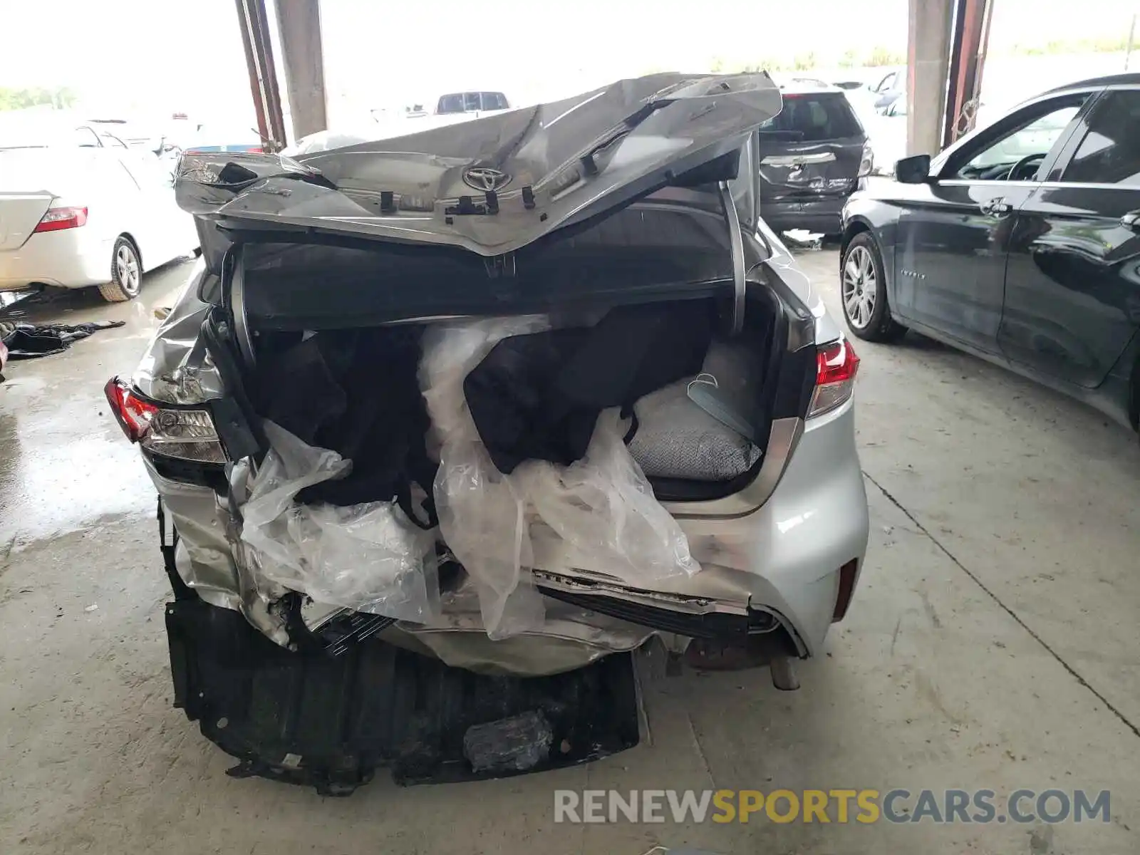 9 Photograph of a damaged car JTDEPRAEXLJ112738 TOYOTA COROLLA 2020