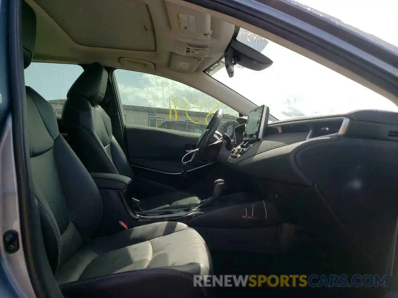 5 Photograph of a damaged car JTDFPRAE0LJ013317 TOYOTA COROLLA 2020