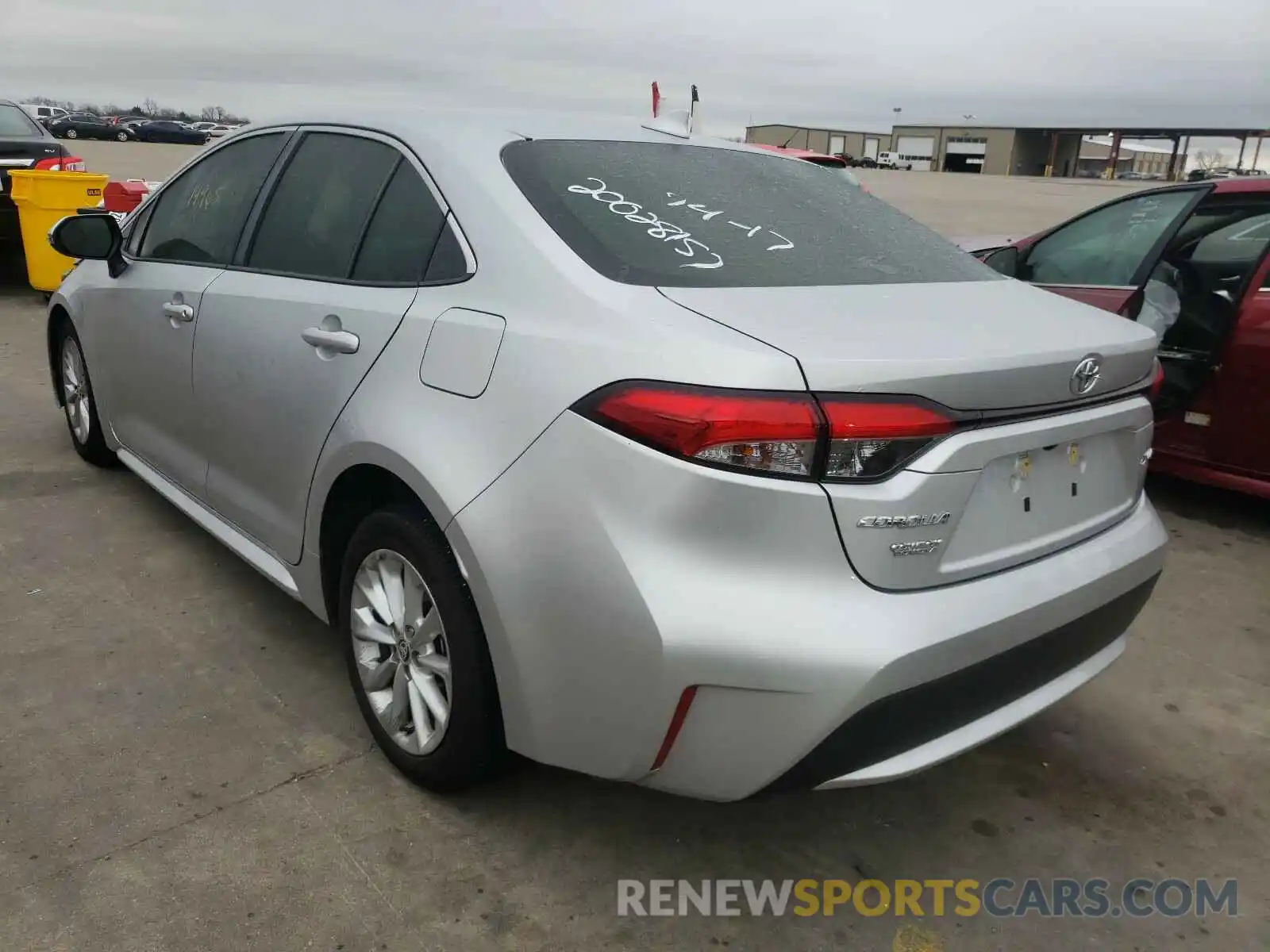 3 Photograph of a damaged car JTDFPRAE0LJ022468 TOYOTA COROLLA 2020