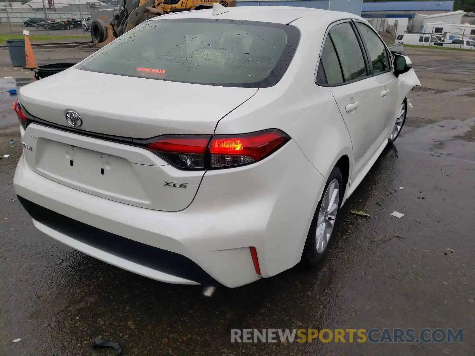 4 Photograph of a damaged car JTDFPRAE1LJ048125 TOYOTA COROLLA 2020