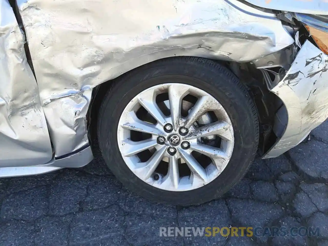 9 Photograph of a damaged car JTDFPRAE4LJ009027 TOYOTA COROLLA 2020