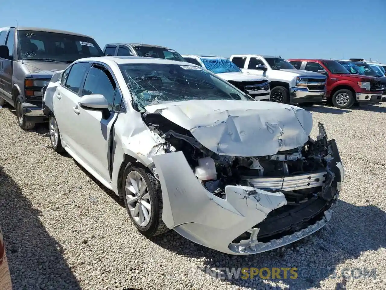 4 Photograph of a damaged car JTDFPRAE5LJ004421 TOYOTA COROLLA 2020