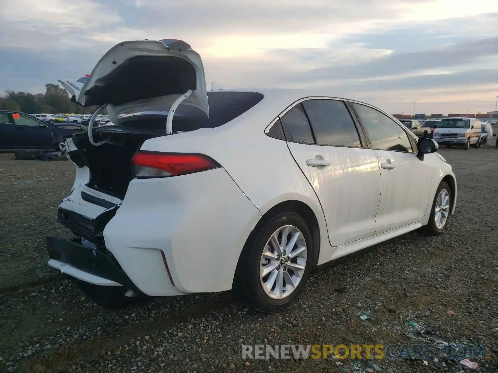 4 Photograph of a damaged car JTDFPRAE5LJ094251 TOYOTA COROLLA 2020