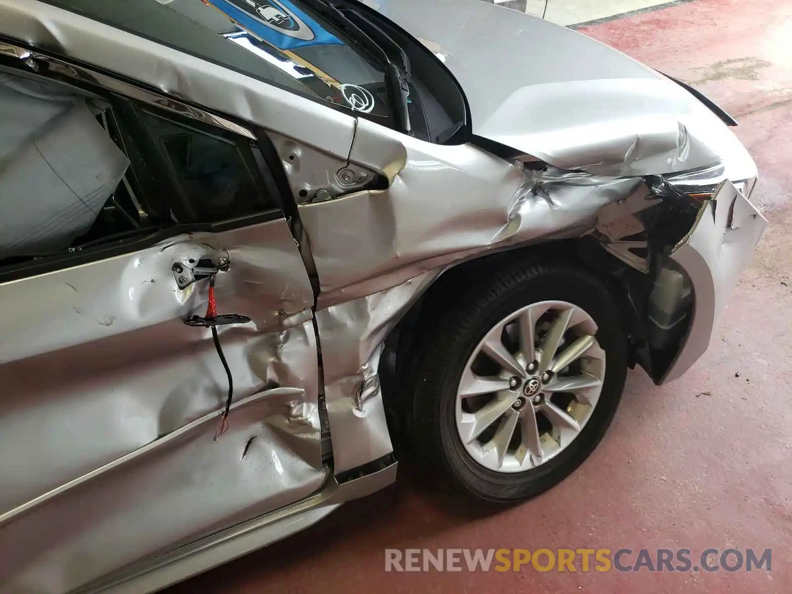 9 Photograph of a damaged car JTDFPRAE6LJ082951 TOYOTA COROLLA 2020