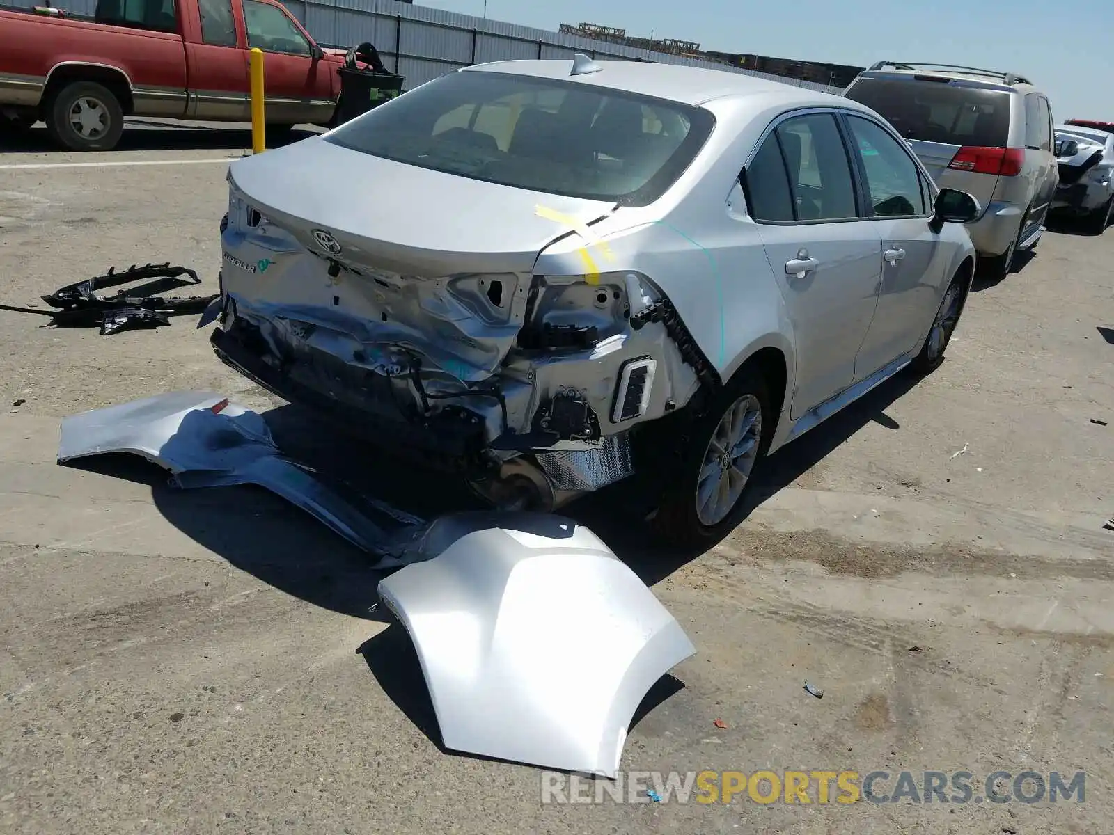 4 Photograph of a damaged car JTDFPRAE7LJ033726 TOYOTA COROLLA 2020