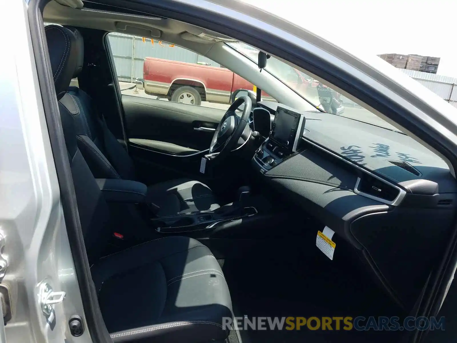 5 Photograph of a damaged car JTDFPRAE7LJ033726 TOYOTA COROLLA 2020