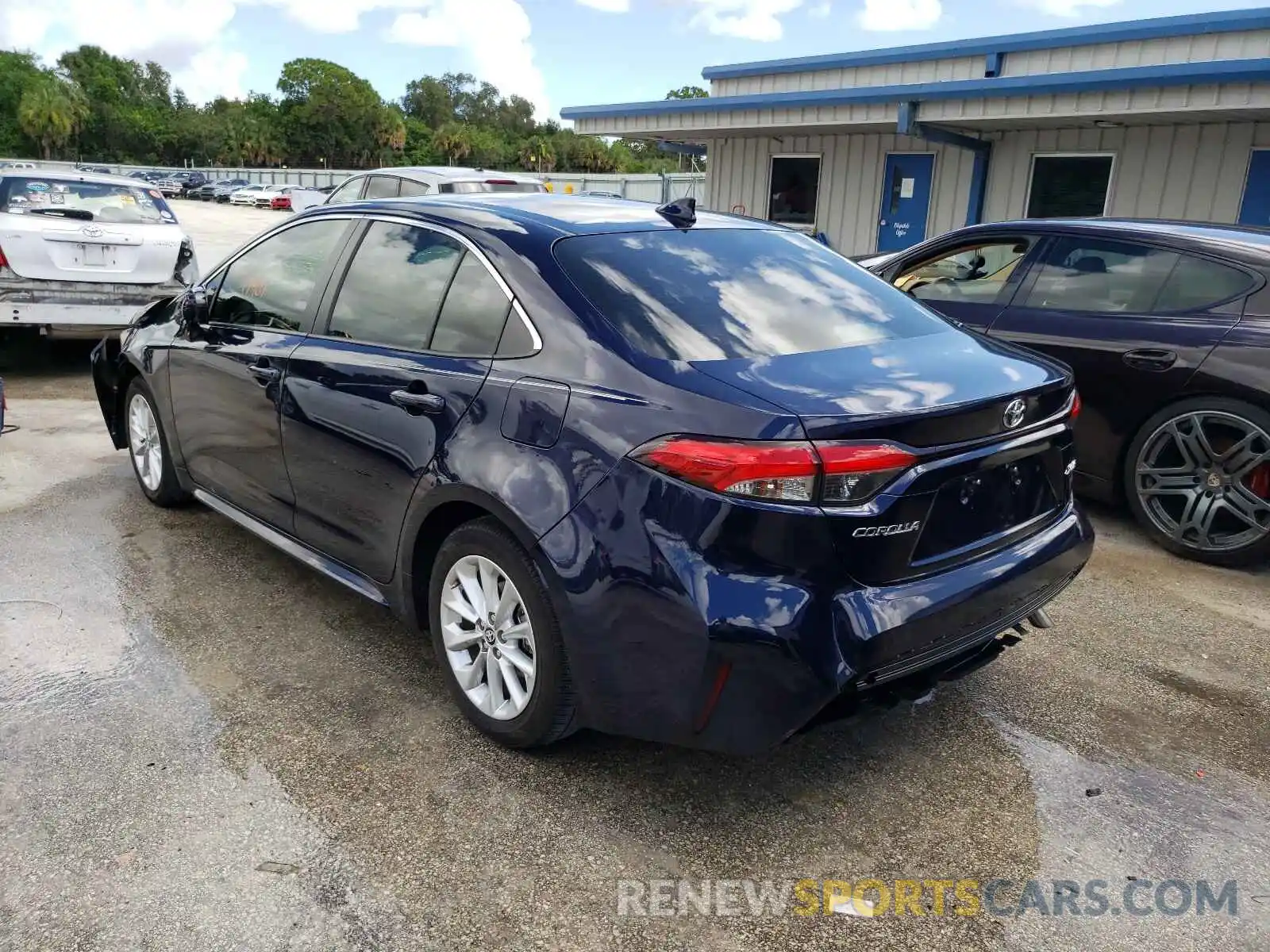 3 Photograph of a damaged car JTDFPRAE9LJ004261 TOYOTA COROLLA 2020