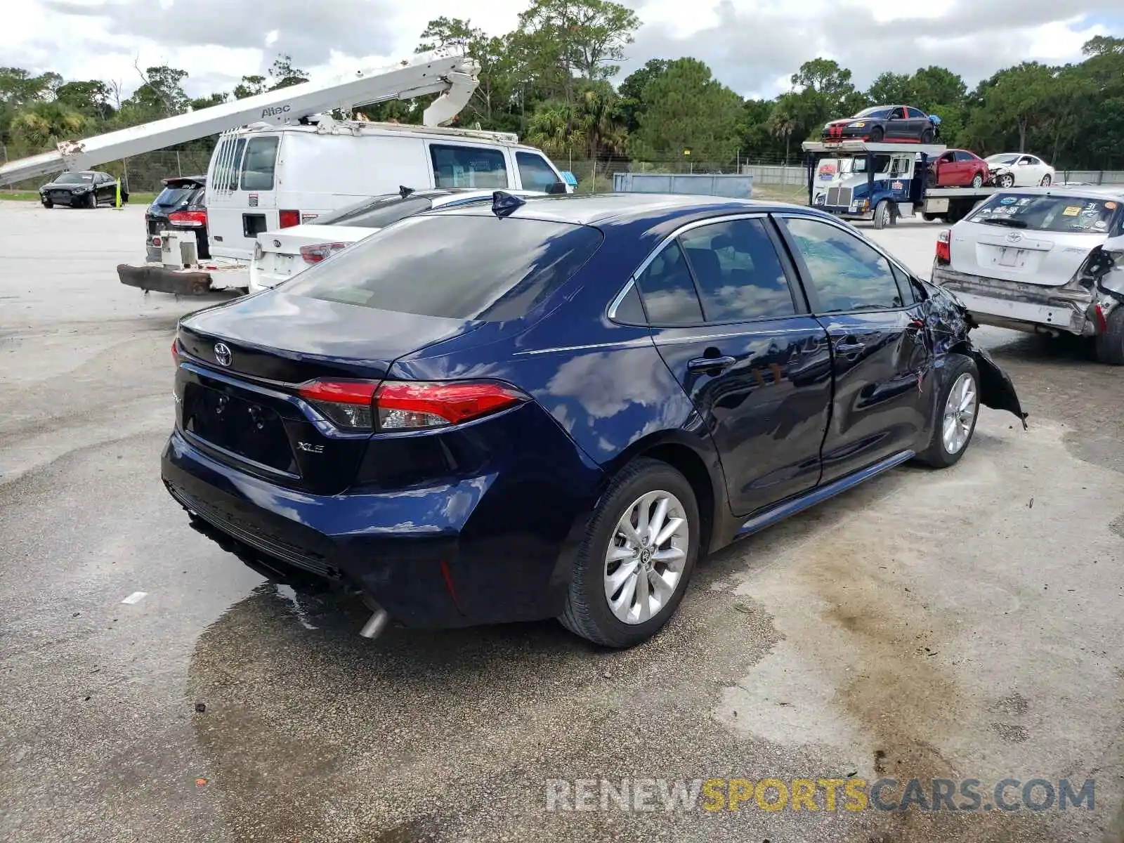 4 Photograph of a damaged car JTDFPRAE9LJ004261 TOYOTA COROLLA 2020