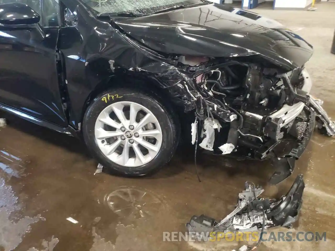 9 Photograph of a damaged car JTDFPRAE9LJ078005 TOYOTA COROLLA 2020